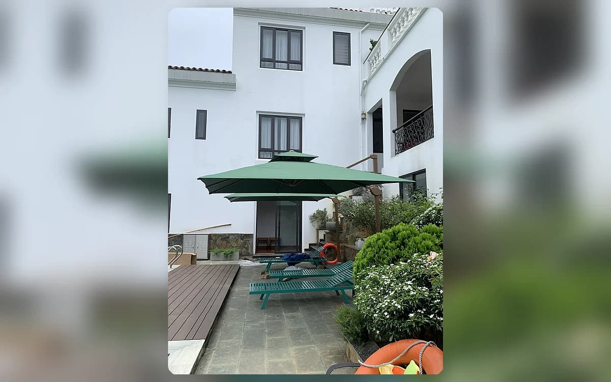 Khu bể bơi biệt thự dùng dù lệch tâm vuông 3m x 3m màu xanh lá