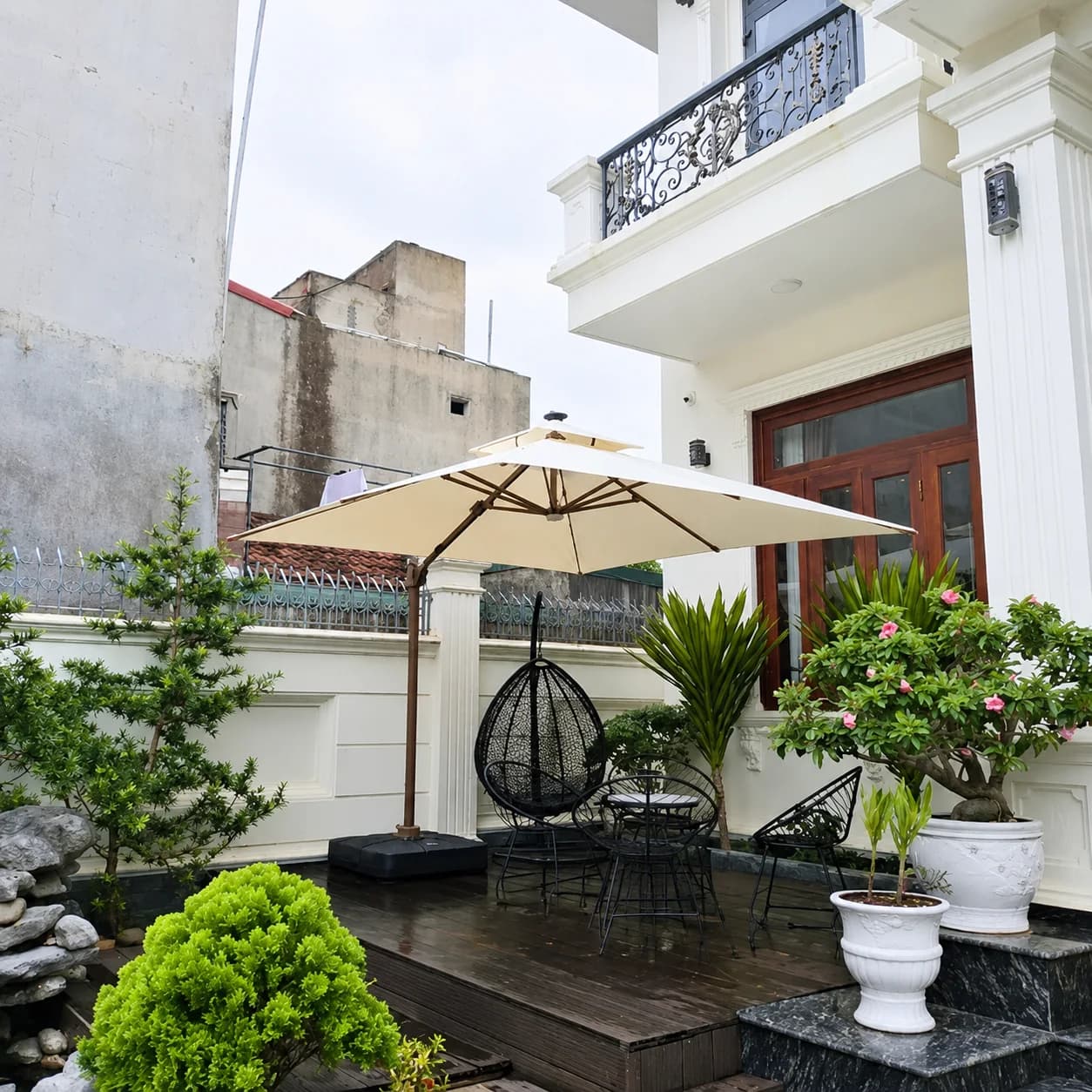 Dù lệch tâm cho resort và khu nghỉ dưỡng ngoài trời - ảnh 3