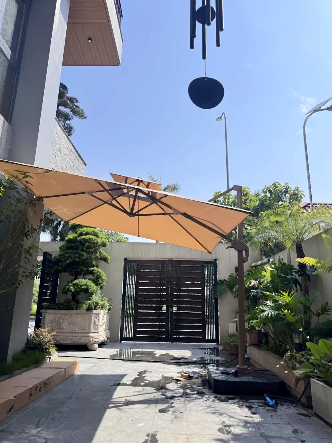 Lắp đặt dù lệch tâm che xe ô tô tại Phủ Lý, Hà Nam