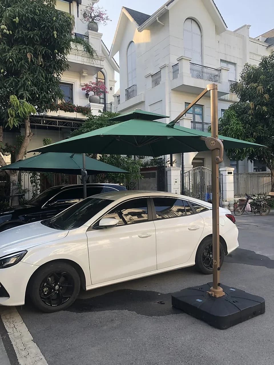 Dù lệch tâm che xe ô tô